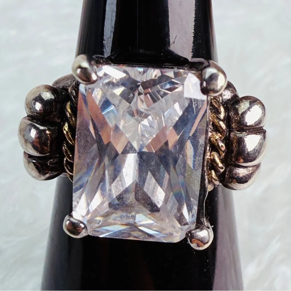 Gorgeous vintage Silvertone bling, size 6 3/4 ring